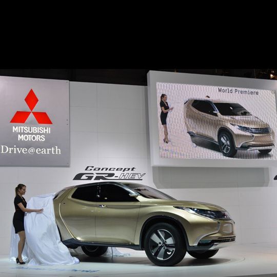 Mitsubishi auf dem Auto-Salon Genf 2013: Ein Höhepunkt war die Enthüllung des Pickup-Truck Concept GR-HEV mit Diesel-Hybridantrieb Mitsubishi auf dem Auto-Salon Genf 2013: Ein Höhepunkt war die Enthüllung des Pickup-Truck Concept GR-HEV mit Diesel-Hybridantrieb