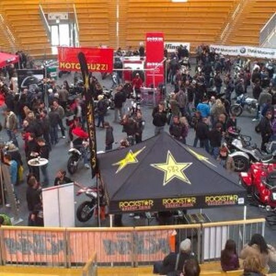 Zugpferd für Biker im Großraum Hohenlohe, Ostalb, Ansbach, Schwäbisch Hall, Heilbronn und Neckar-Odenwald-Kreis: die 14. Wheelies-Motorradmesse in Ilshofen. Zugpferd für Biker im Großraum Hohenlohe, Ostalb, Ansbach, Schwäbisch Hall, Heilbronn und Neckar-Odenwald-Kreis: die 14. Wheelies-Motorradmesse in Ilshofen.