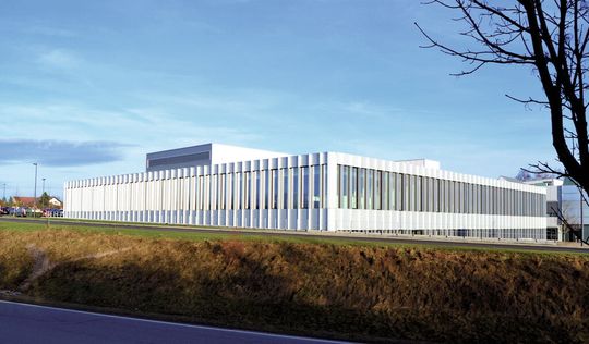 Trumpf Schramberg: Das neue Entwicklungszentrum bietet auf einer Gesamtfläche von 6200 m² viel Platz für Büroflächen und Labore für die Entwicklung von Festkörperlasern.
