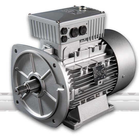 Mit einem kompakten, leicht zu reinigenden Gehäuse sorgt der Starter SK 135E für einen schonenden Sanftanlauf dezentraler Antriebe in verschiedensten Branchen.