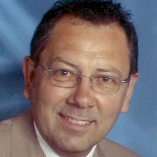 Dr. Peter Hasbach, Berater für Unternehmensentwicklung, hat einige Erfahrung mit IT-Systemhäusern und Software-Anbietern. Dr. Peter Hasbach, Berater für Unternehmensentwicklung, hat einige Erfahrung mit IT-Systemhäusern und Software-Anbietern.