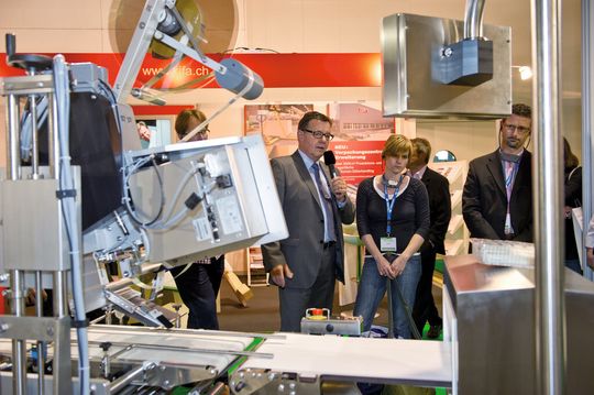 Die Ausstellungsthemen der Messe decken die gesamte Prozesskette der Verpackung ab – vom Werkstoff über Verpackungsmaschinen, Veredelungstechniken und Design. Die Ausstellungsthemen der Messe decken die gesamte Prozesskette der Verpackung ab – vom Werkstoff über Verpackungsmaschinen, Veredelungstechniken und Design.