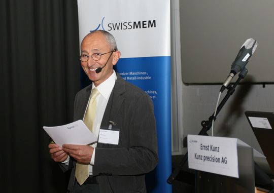Ernst Kunz, Geschäftsführer von Kunz Precision AG stellt neue Messmethoden zur Geometrieprüfung von Werkzeugmaschinen vor. Ernst Kunz, Geschäftsführer von Kunz Precision AG stellt neue Messmethoden zur Geometrieprüfung von Werkzeugmaschinen vor.