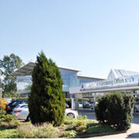 Schwerwiegender Verdacht: Mehrere Mitarbeiter der BMW-Niederlassung Offenbach sollen den Hersteller um mindestens 500.000 Euro geprellt haben.