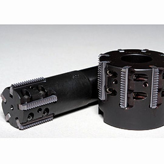 Bild 1: Die mehrzahnigen Gewindefräswerkzeuge eignen sich für das Fertigen zylindrischer und konischer Standard- und Sondergewinde. Bild 1: Die mehrzahnigen Gewindefräswerkzeuge eignen sich für das Fertigen zylindrischer und konischer Standard- und Sondergewinde.