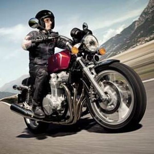 Luftgekühlte Eleganz: die CB1100 Luftgekühlte Eleganz: die CB1100