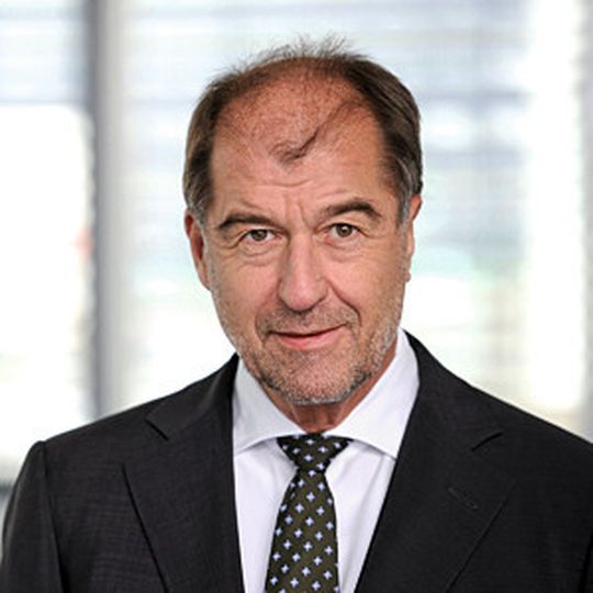Für Christoph Hahn-Woernle, Geschäftsführer des Intralogistikanbieters Viastore Systems, ist Industrie 4.0 nichts Neues. Für Christoph Hahn-Woernle, Geschäftsführer des Intralogistikanbieters Viastore Systems, ist Industrie 4.0 nichts Neues.