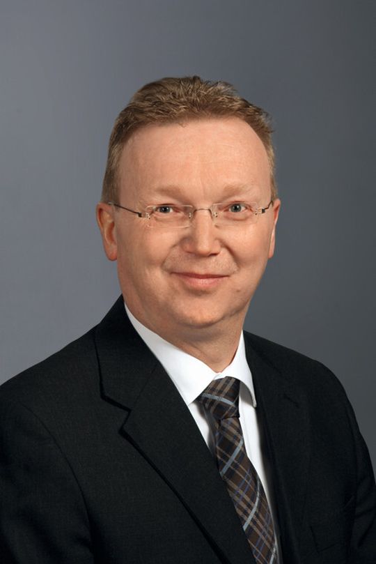 Dipl.-Ing. Harald Förster ist neuer Geschäftsführer der Elesta relays in Bad Ragaz (Schweiz). Dipl.-Ing. Harald Förster ist neuer Geschäftsführer der Elesta relays in Bad Ragaz (Schweiz).
