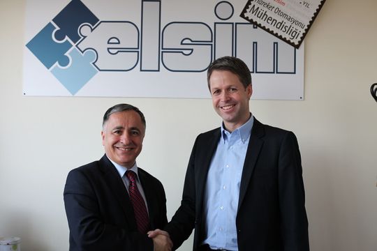 Udo Panenka und Hasan Basri Kayakiran sind sich schnell einig geworden: Kollmorgen hat die türkische Elsim Elektroteknik Sistemler AS übernommen.