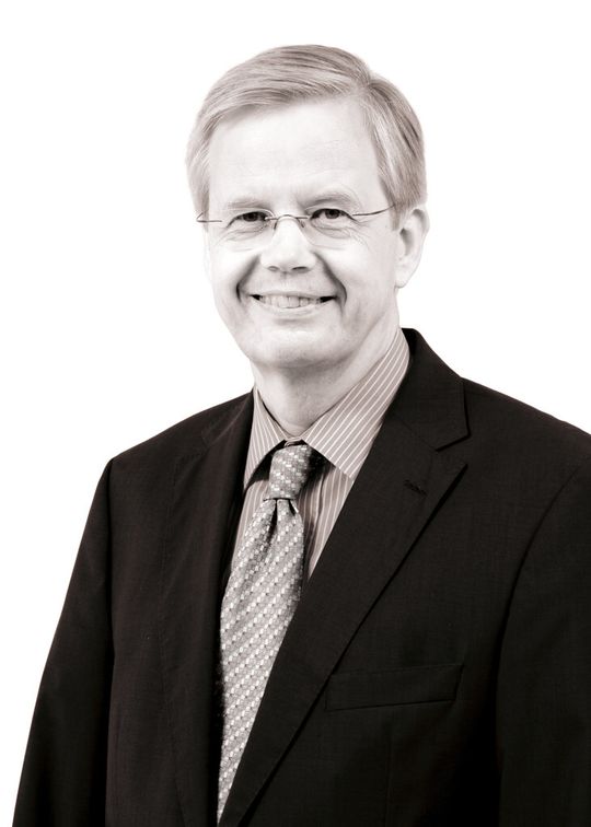 Dr Benno Lueke, Vice Chairman and Managing Director Uhde India: „Each task force member, each person associated with the project, signed a commitment statement to give off their best to ensure we would have a Wolrld class plant well in time.“ Dr Benno Lueke, Vice Chairman and Managing Director Uhde India: „Each task force member, each person associated with the project, signed a commitment statement to give off their best to ensure we would have a Wolrld class plant well in time.“