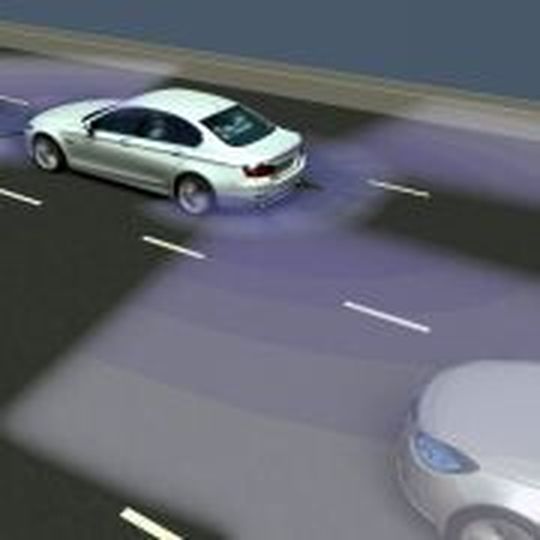 Moderne Fahrzeuge verfügen über immer mehr Sensoren. Diese müssen exakt kalibriert sein.