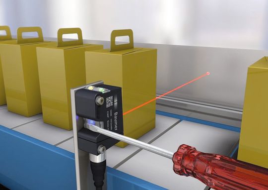 Sensoren komfortabel teachen: Ein geschlossenes Gehäuse braucht nur mit einem beliebigen ferromagnetischen Werkzeug berührt werden. Sensoren komfortabel teachen: Ein geschlossenes Gehäuse braucht nur mit einem beliebigen ferromagnetischen Werkzeug berührt werden.