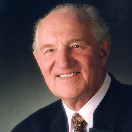 Am Morgen des 15. März verstarb Azo-Firmengründer Adolf Zimmermann im Alter von 90 Jahren. Am Morgen des 15. März verstarb Azo-Firmengründer Adolf Zimmermann im Alter von 90 Jahren.