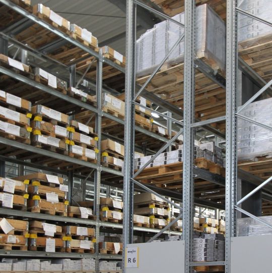 Von der 2500 m² großen Lagerhalle in Ransbach-Baumbach sollen die gesamten inländischen Vertriebsaktivitäten von EWM ausgehen. Von der 2500 m² großen Lagerhalle in Ransbach-Baumbach sollen die gesamten inländischen Vertriebsaktivitäten von EWM ausgehen.