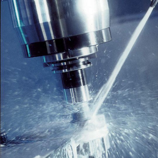 Reparaturbedürftige Motorspindeln werden zu allererst von der Fachabteilung des Automobilherstellers begutachtet. Dann nehmen die Verantwortlichen Kontakt zu den Spezialisten der Siemens-Tochter Weiss Spindeltechnologie GmbH auf. Reparaturbedürftige Motorspindeln werden zu allererst von der Fachabteilung des Automobilherstellers begutachtet. Dann nehmen die Verantwortlichen Kontakt zu den Spezialisten der Siemens-Tochter Weiss Spindeltechnologie GmbH auf.