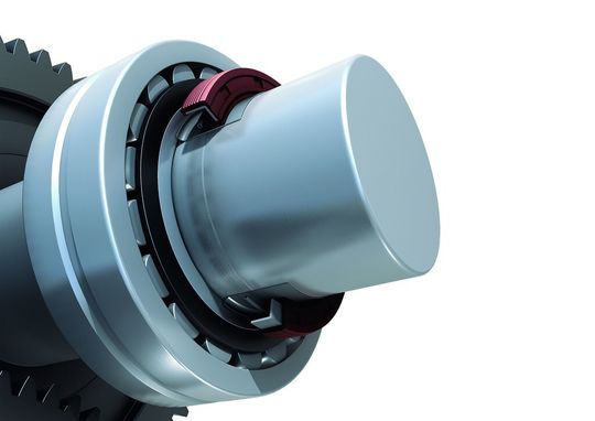 Die Wellenhülse SKF Speedi-Sleeve wird über den verschlissenen Bereich einer Welle in Position geschoben. Das Zerlegen oder Nachschleifen der Welle können so komplett entfallen. Die Wellenhülse SKF Speedi-Sleeve wird über den verschlissenen Bereich einer Welle in Position geschoben. Das Zerlegen oder Nachschleifen der Welle können so komplett entfallen.