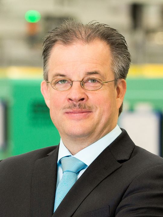 Michael Rentschler fungiert als gleichgestellter Geschäftsführer für die Produktionsgesellschaften. Michael Rentschler fungiert als gleichgestellter Geschäftsführer für die Produktionsgesellschaften.