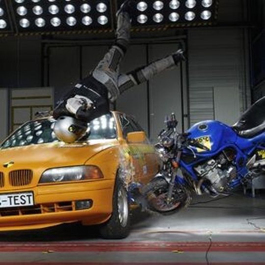 Der ADAC hat Motorrad-Airbagwesten getestet. Der ADAC hat Motorrad-Airbagwesten getestet.