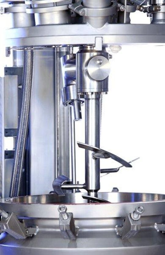 Hybridtechnik im Pilottrockner 2 in 1 von Bolz: Trocknungs- und Mischprozesse mit unterschiedlichen Mischwerkzeugen in nur einem Gerät simulieren Hybridtechnik im Pilottrockner 2 in 1 von Bolz: Trocknungs- und Mischprozesse mit unterschiedlichen Mischwerkzeugen in nur einem Gerät simulieren