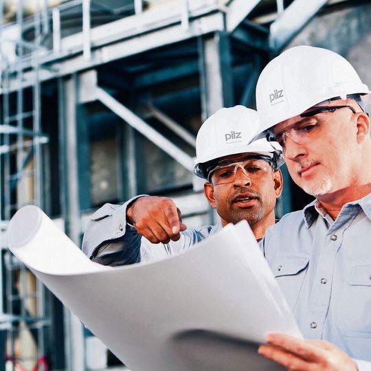 Bei der Einfuhr von Maschinen und Anlagen müssen die Vorgaben der russischen Maschinenrichtlinie, der TR-753, berücksichtigt werden. Bei der Einfuhr von Maschinen und Anlagen müssen die Vorgaben der russischen Maschinenrichtlinie, der TR-753, berücksichtigt werden.