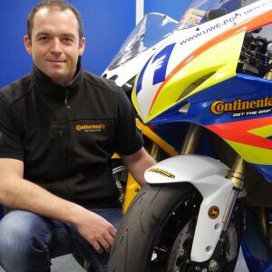 Malte Bigge, Produktmanager bei Continental Motorradreifen, hat Rennerfahrung. Malte Bigge, Produktmanager bei Continental Motorradreifen, hat Rennerfahrung.