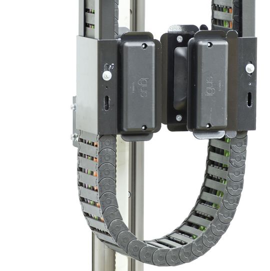 Das Führungssystem Guidelok Slimline F erlaubt Fahrgeschwindigkeiten bis 7 m/s und Beschleunigungen bis 10 m/s². Das Führungssystem Guidelok Slimline F erlaubt Fahrgeschwindigkeiten bis 7 m/s und Beschleunigungen bis 10 m/s².