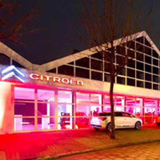 Die Citroën-Niederlassung München ist nun auch an der Truderinger Automeile vertreten. Die Citroën-Niederlassung München ist nun auch an der Truderinger Automeile vertreten.