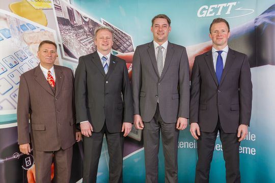 Tobias Möckel, Unternehmer und Tastatur-Pionier, hat die von ihm gegründete GETT-Unternehmensgruppe per Management Buyout an Tino Pietzsch, Steve Möckel und Pierre Beer veräußert (von links)