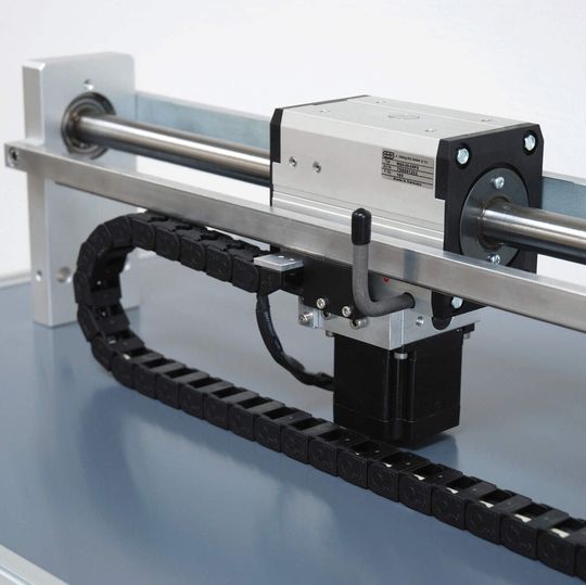 RG-Motor mit dem Rollringgetriebe RG und der untergebauten Steuerung. RG-Motor mit dem Rollringgetriebe RG und der untergebauten Steuerung.