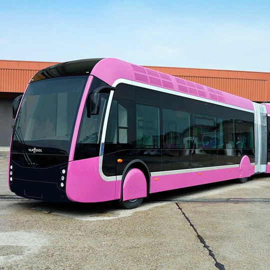 Im Rahmen des Verkehrsprojektes „Mettis“ liefert der Siemens-Geschäftsbereich Drive Technologies ein Hybridantriebssystem für Busse. Der belgische Hersteller Van Hool will 27 Fahrzeuge damit ausrüsten. Im Rahmen des Verkehrsprojektes „Mettis“ liefert der Siemens-Geschäftsbereich Drive Technologies ein Hybridantriebssystem für Busse. Der belgische Hersteller Van Hool will 27 Fahrzeuge damit ausrüsten.
