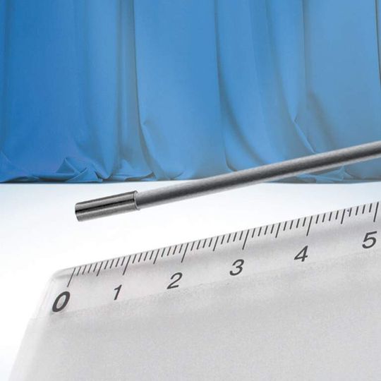 Mit einem Durchmesser von nur 3 mm und einer Länge von lediglich 12 mm ist der MiniMini von Contrinex der kleinste Induktivsensor der Welt. Mit einem Durchmesser von nur 3 mm und einer Länge von lediglich 12 mm ist der MiniMini von Contrinex der kleinste Induktivsensor der Welt.