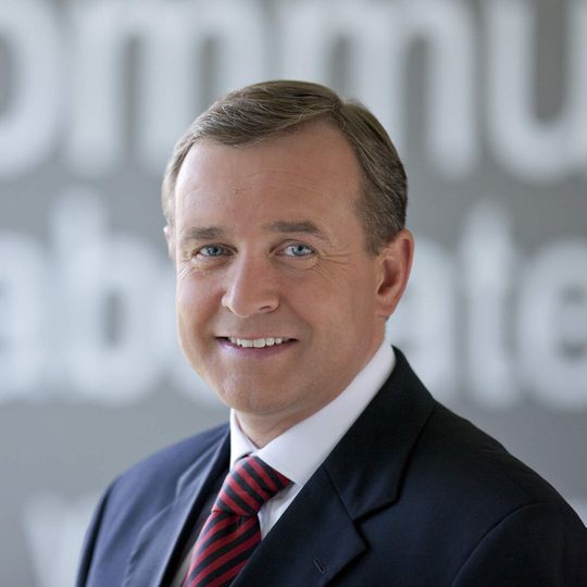 Werner Leibrandt wurde von Microsoft in die Konzernzentrale berufen. Werner Leibrandt wurde von Microsoft in die Konzernzentrale berufen.