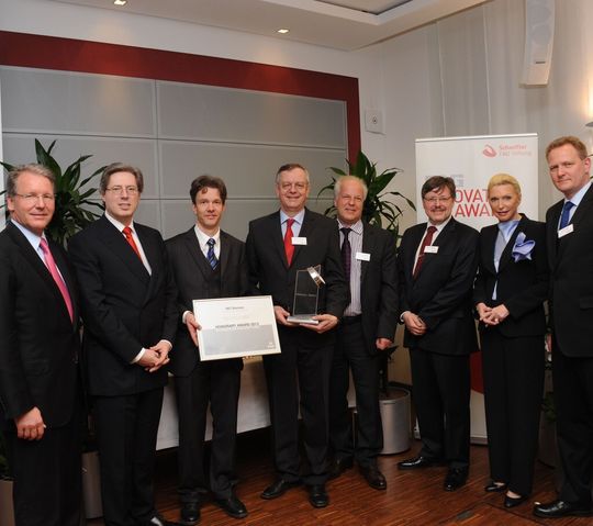 Von links: Dr. Jürgen M. Geißinger (Schaeffler AG), Georg F. W. Schaeffler (Schaeffler AG), Prof. Dr.-Ing. Lutz Mädler (IWT), Prof. Dr.-Ing. Hans-Werner Zoch (IWT), Prof. Dr.-Ing. habil. Dr.-Ing. E.h. Ekkard Brinksmeier (Direktor IWT Bremen), Prof. Dr.-Ing. Peter Krug (IWT), Maria-Elisabeth Schaeffler (Schaeffler AG), Dr.-Ing. Frank Stahl (IWT). Von links: Dr. Jürgen M. Geißinger (Schaeffler AG), Georg F. W. Schaeffler (Schaeffler AG), Prof. Dr.-Ing. Lutz Mädler (IWT), Prof. Dr.-Ing. Hans-Werner Zoch (IWT), Prof. Dr.-Ing. habil. Dr.-Ing. E.h. Ekkard Brinksmeier (Direktor IWT Bremen), Prof. Dr.-Ing. Peter Krug (IWT), Maria-Elisabeth Schaeffler (Schaeffler AG), Dr.-Ing. Frank Stahl (IWT).