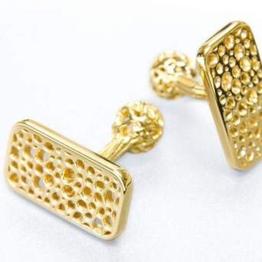 Nachbearbeitete und polierte Manschettenknöpfe aus 18-karätigem Gelbgold, entworfen von Digital Forming. Nachbearbeitete und polierte Manschettenknöpfe aus 18-karätigem Gelbgold, entworfen von Digital Forming.