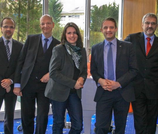 COG-Vorstand (v. l.): Frank Schimmelpfennig, Dr. Christian Gerber, Anke Bartel, Ulrich Ermel, Matthias Kohls COG-Vorstand (v. l.): Frank Schimmelpfennig, Dr. Christian Gerber, Anke Bartel, Ulrich Ermel, Matthias Kohls