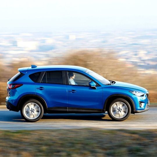 Der im Frühjahr 2012 eingeführte Mazda CX-5 übertraf mit 200.000 verkauften Fahrzeugen sogar die Ziele der Japaner. Diese hoben darauf die Produktionskapazität auf 240.000 Einheiten an. Der im Frühjahr 2012 eingeführte Mazda CX-5 übertraf mit 200.000 verkauften Fahrzeugen sogar die Ziele der Japaner. Diese hoben darauf die Produktionskapazität auf 240.000 Einheiten an.