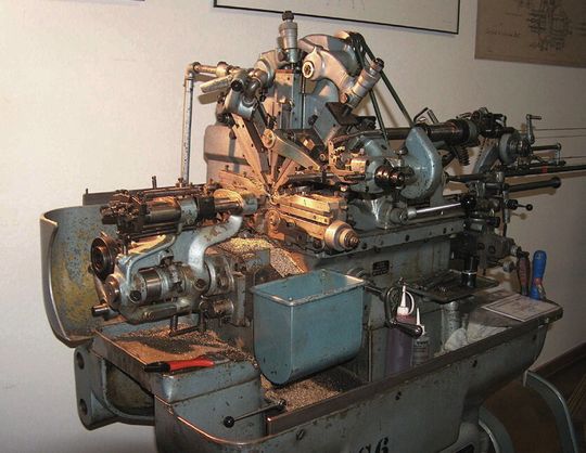Ancien tour automatique Bechler AS4. Ancien tour automatique Bechler AS4.