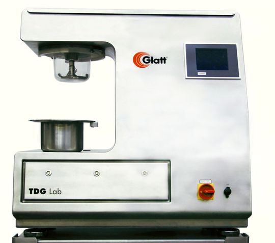 Der flexible und transportable Labor-Top-Drive-Granulator TDG-Lab dient zum effektiven Mischen und Feuchtgranulieren. Der flexible und transportable Labor-Top-Drive-Granulator TDG-Lab dient zum effektiven Mischen und Feuchtgranulieren.