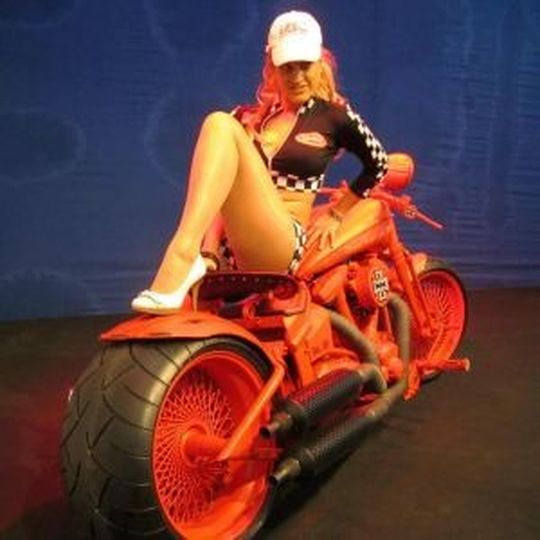 Das IBC-Bike "Roter Baron" nimmt an der Customizing-Weltmeisterschaft teil, die im Rahmen der Big Bike Europe vom 10. bis 12. Mai in Essen stattfindet. Das IBC-Bike "Roter Baron" nimmt an der Customizing-Weltmeisterschaft teil, die im Rahmen der Big Bike Europe vom 10. bis 12. Mai in Essen stattfindet.