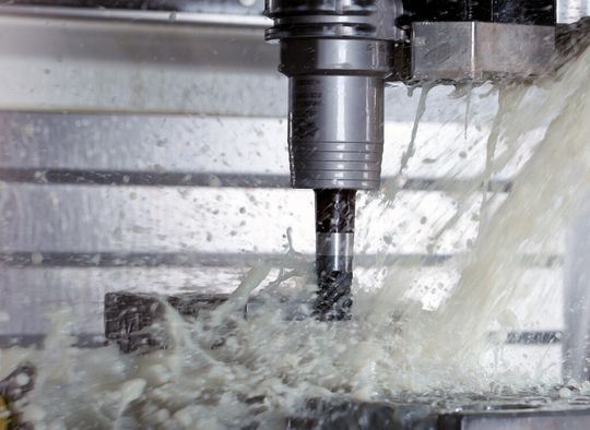 Vom Hochvorschubfräser aus Vollhartmetall bis hin zum PKD-bestückten Radiusfräser findet der Kunde für alle Anforderungen den richtigen Wechsel-Fräskopf. Vom Hochvorschubfräser aus Vollhartmetall bis hin zum PKD-bestückten Radiusfräser findet der Kunde für alle Anforderungen den richtigen Wechsel-Fräskopf.