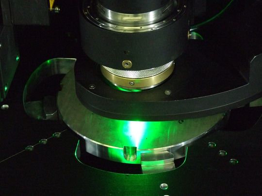 Die 3D-Micromac AG hat in Zusammenarbeit mit der Feinmess Dresden GmbH ein neues Konzept einer Wendelbohroptik entwickelt, bei dem die üblichen mechanischen Lager substituiert werden. Die 3D-Micromac AG hat in Zusammenarbeit mit der Feinmess Dresden GmbH ein neues Konzept einer Wendelbohroptik entwickelt, bei dem die üblichen mechanischen Lager substituiert werden.