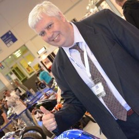 Daumen hoch für den Fachbesucher-Freitag auf der Big Bike Europe: Veranstalter Robin Bradley. Daumen hoch für den Fachbesucher-Freitag auf der Big Bike Europe: Veranstalter Robin Bradley.