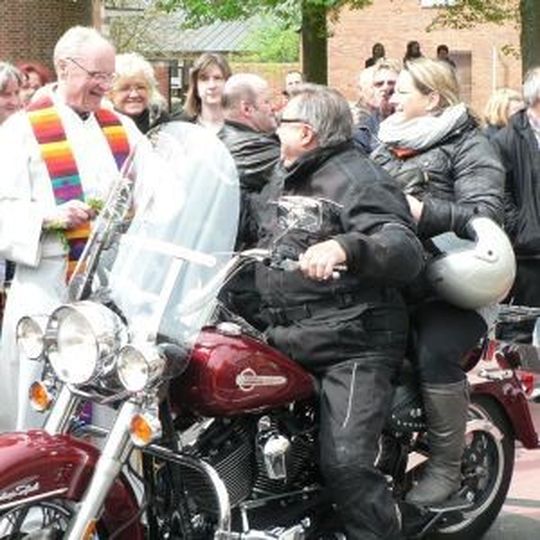 Motorradgottesdienste erfreuen sich unter Bikern nach wie vor steigender Beleibtheit. Einer davon ging am 5. Mai über die Bühne. Motorradgottesdienste erfreuen sich unter Bikern nach wie vor steigender Beleibtheit. Einer davon ging am 5. Mai über die Bühne.