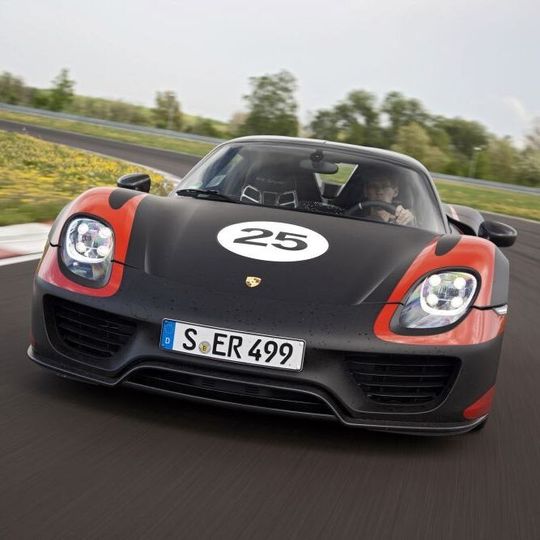 Schnell und schön: Produktionsversion des Porsche 918 Spyder Schnell und schön: Produktionsversion des Porsche 918 Spyder