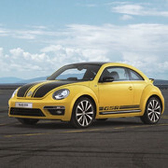 Rennkäfer im Bienen-Look: Der neue Beetle GSR eifert seinem historischen Vorbild 1303 S nach, der vor 40 Jahren mit 50 PS den meisten Autos seiner Zeit davonfuhr.
