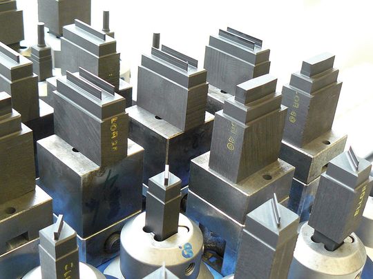 In 2008, the tool production department at Escha switched completely to graphite electrodes. In 2008, the tool production department at Escha switched completely to graphite electrodes.