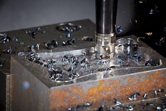 In high-feed milling, machine stop and start scenarios in the toolpath should be avoided because any amount of machine hesitation when changing directions generates heat that transfers to the cutting tool. In high-feed milling, machine stop and start scenarios in the toolpath should be avoided because any amount of machine hesitation when changing directions generates heat that transfers to the cutting tool.