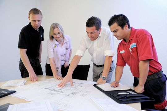 Service-Experte Roger Nocella kann auf ein erfahrenes Team bauen. Service-Experte Roger Nocella kann auf ein erfahrenes Team bauen.