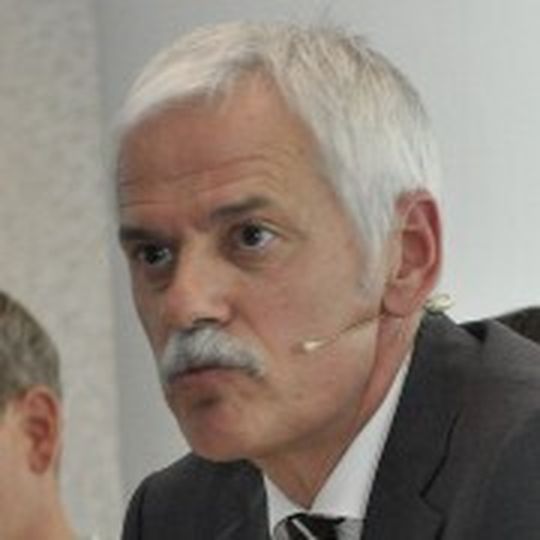 Prof. Dr. Will Diez präsentiert die Studienergebnisse. Prof. Dr. Will Diez präsentiert die Studienergebnisse.