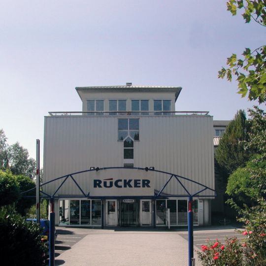 Die Rücker AG, mit Hauptsitz in Wiesbaden, bietet seinen Kunden nun ein noch größeres Testlabor zum Thema Fußgängerschutz. Die Rücker AG, mit Hauptsitz in Wiesbaden, bietet seinen Kunden nun ein noch größeres Testlabor zum Thema Fußgängerschutz.